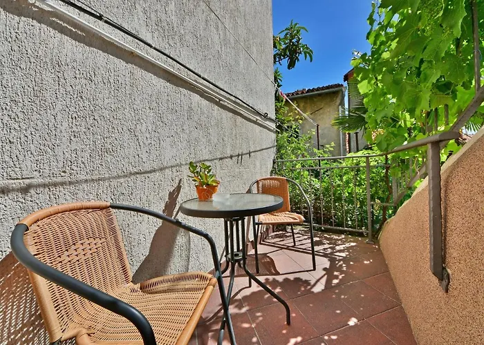 Lovrano-2 By Interhome Διαμέρισμα